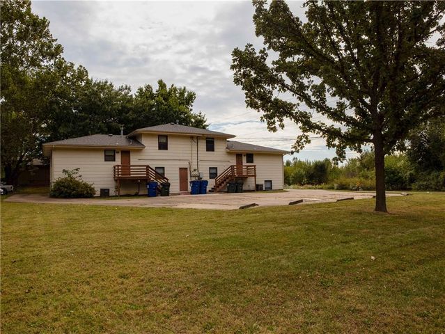 2913-2917 Missouri Street, Lawrence, KS 66046