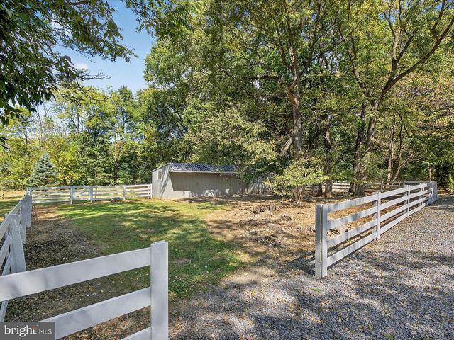 265 N OLD STONEHOUSE RD, Carlisle, PA 17015