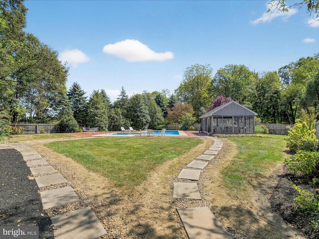 265 N OLD STONEHOUSE RD, Carlisle, PA 17015
