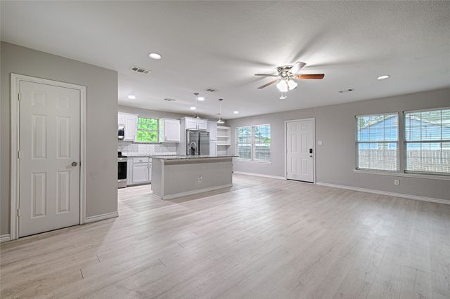 1700 S Jefferson Street, Kaufman, TX 75142