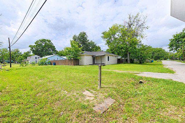 1700 S Jefferson Street, Kaufman, TX 75142
