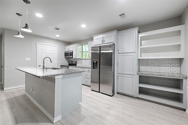 1700 S Jefferson Street, Kaufman, TX 75142