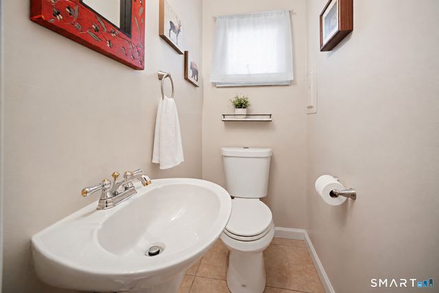 6 Three Seasons Lane, Norwalk, CT 06851