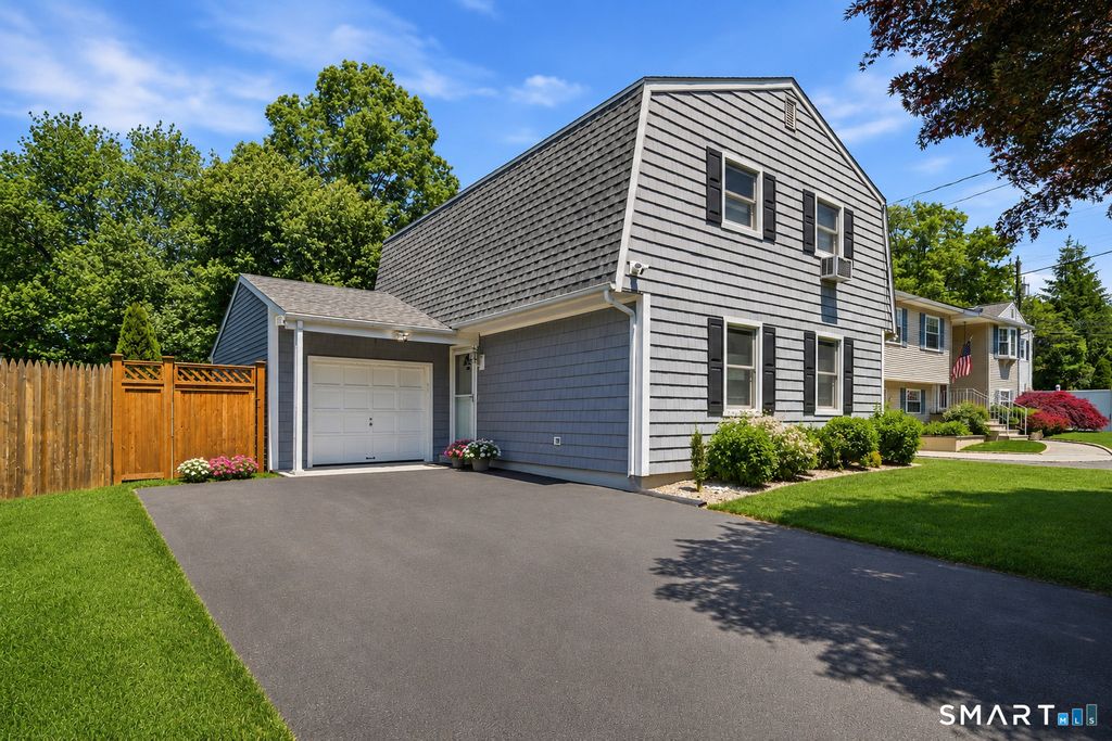 6 Three Seasons Lane, Norwalk, CT 06851