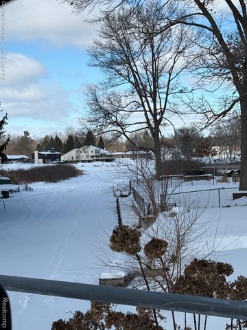 4031 HILLCREST, Highland Charter Township, MI 48356