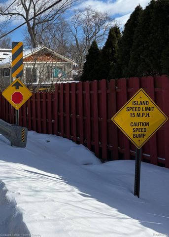 4031 HILLCREST, Highland Charter Township, MI 48356