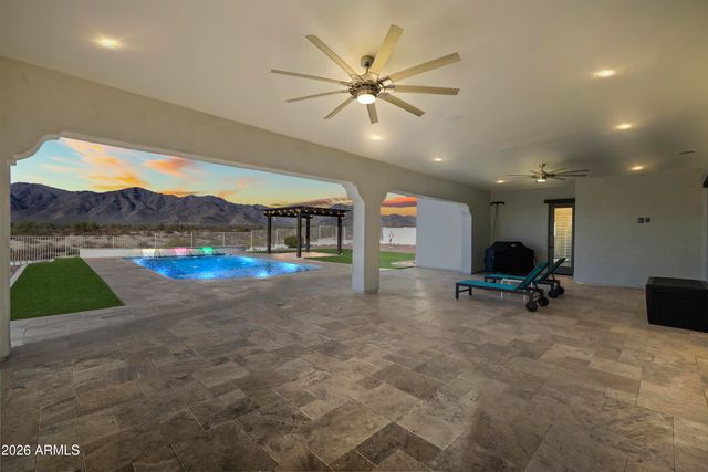 8424 N 194TH Drive, Waddell, AZ 85355