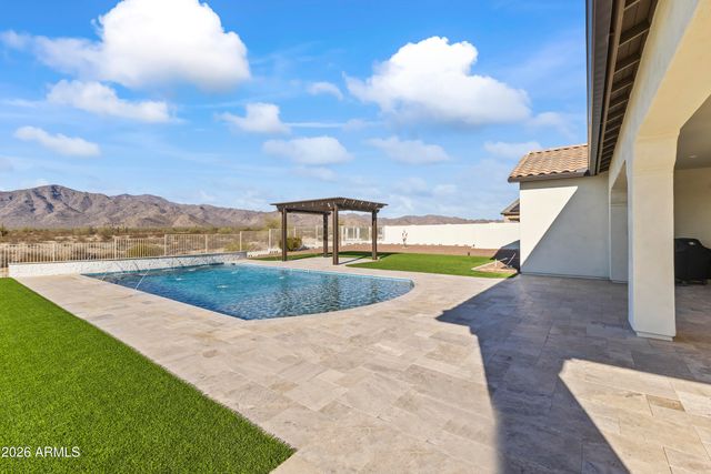 8424 N 194TH Drive, Waddell, AZ 85355