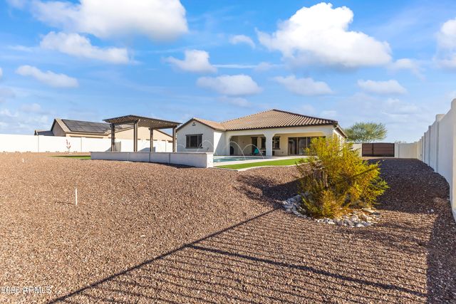 8424 N 194TH Drive, Waddell, AZ 85355