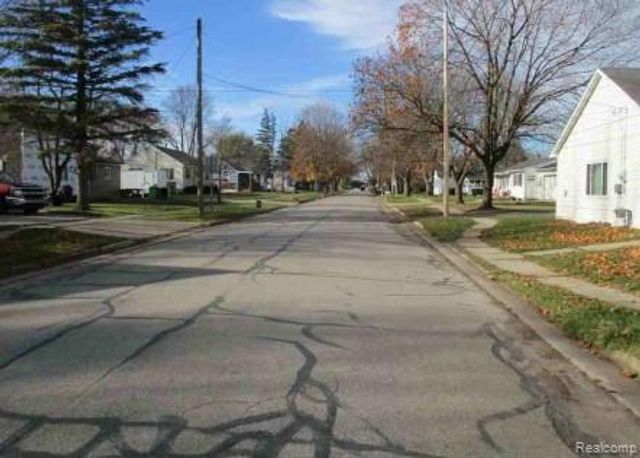 201 Grant Street, Auburn, MI 48611