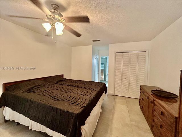 151 Essex Rd 4-30, Hollywood, FL 33024