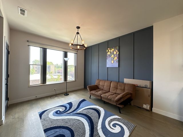 908 N California Avenue 2F, Chicago, IL 60622