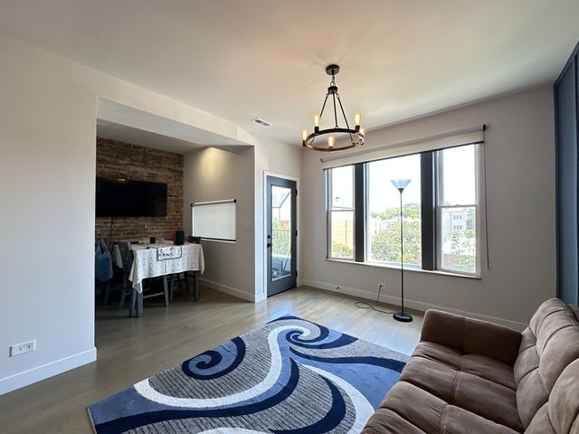 908 N California Avenue 2F, Chicago, IL 60622