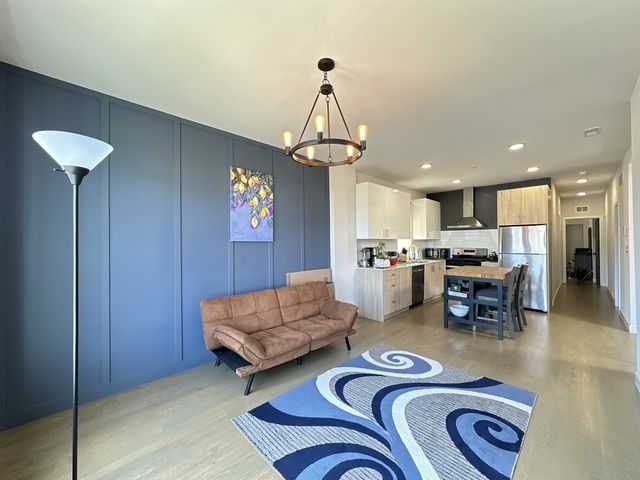 908 N California Avenue 2F, Chicago, IL 60622