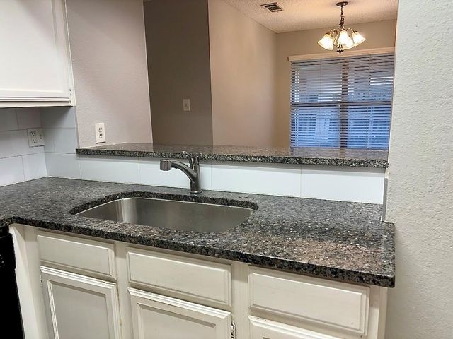 7809 Topawa CV B, Austin, TX 78729