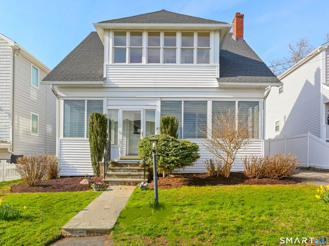 8 Parkland Place, Milford, CT 06460