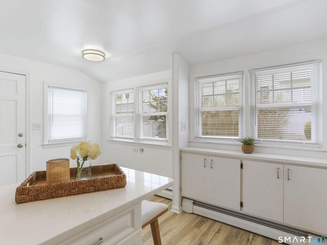 8 Parkland Place, Milford, CT 06460