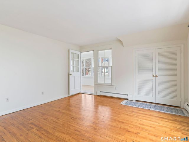 8 Parkland Place, Milford, CT 06460