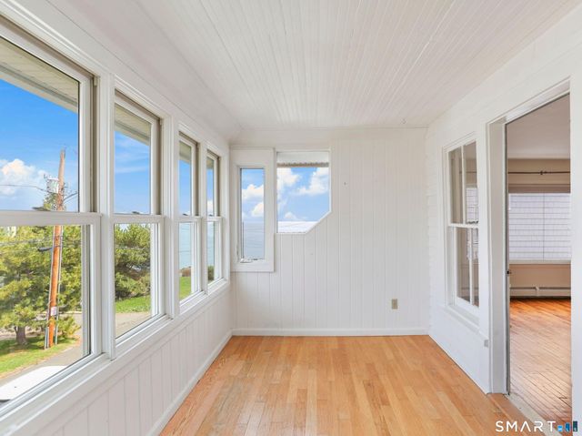 8 Parkland Place, Milford, CT 06460