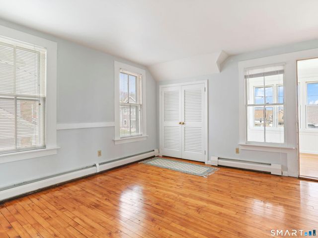 8 Parkland Place, Milford, CT 06460