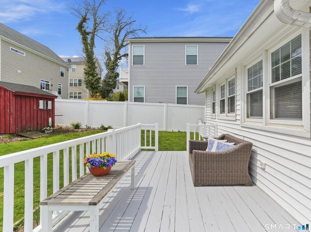 8 Parkland Place, Milford, CT 06460
