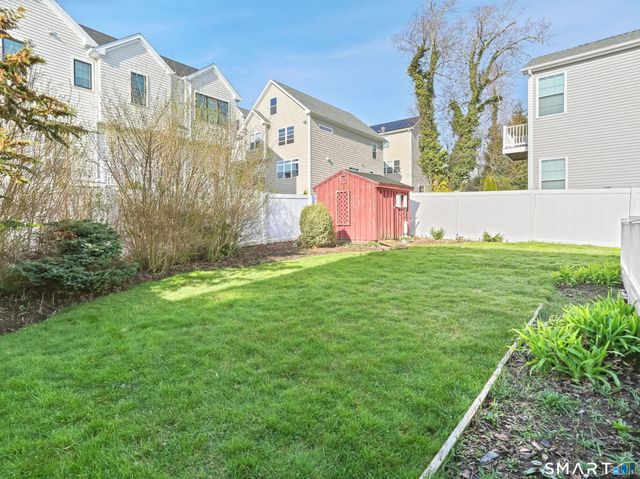 8 Parkland Place, Milford, CT 06460