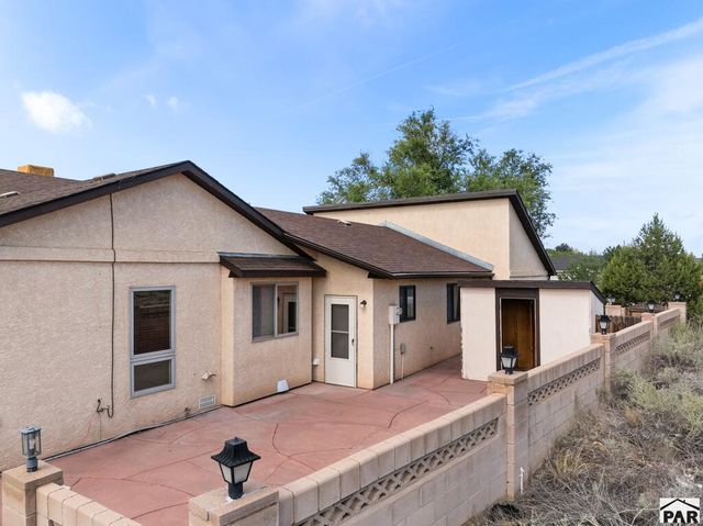 809 S Greenway Ave, Pueblo West, CO 81007