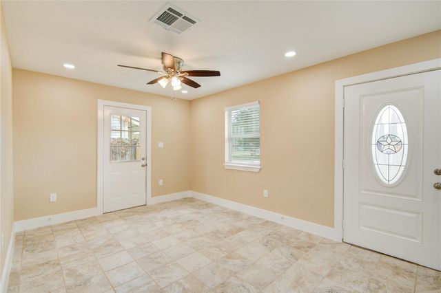 2306 19th Avenue N, Texas City, TX 77590