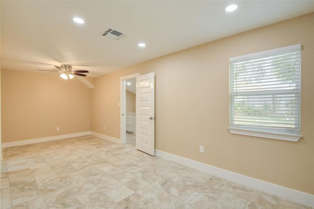 2306 19th Avenue N, Texas City, TX 77590