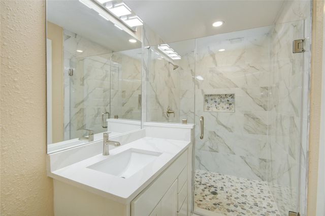 2306 19th Avenue N, Texas City, TX 77590