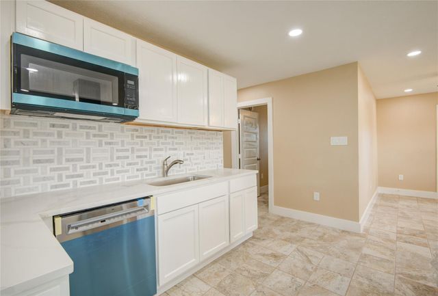 2306 19th Avenue N, Texas City, TX 77590