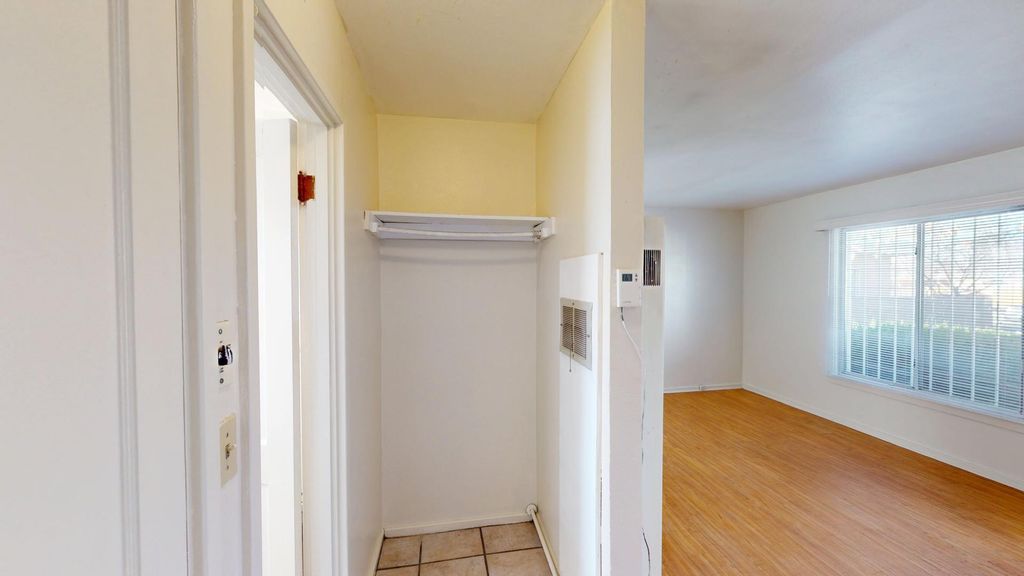 Image 15 of property listing at 4156 Mesa Verde Avenue NE, Albuquerque, NM 87110