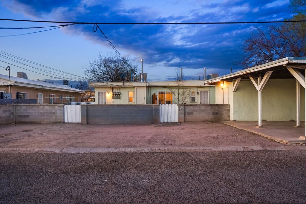Image 3 of property listing at 4156 Mesa Verde Avenue NE, Albuquerque, NM 87110
