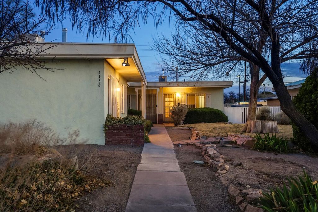 Image 4 of property listing at 4156 Mesa Verde Avenue NE, Albuquerque, NM 87110