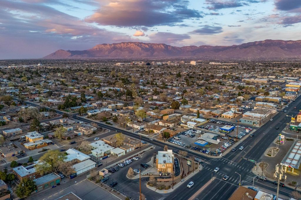 Image 52 of property listing at 4156 Mesa Verde Avenue NE, Albuquerque, NM 87110