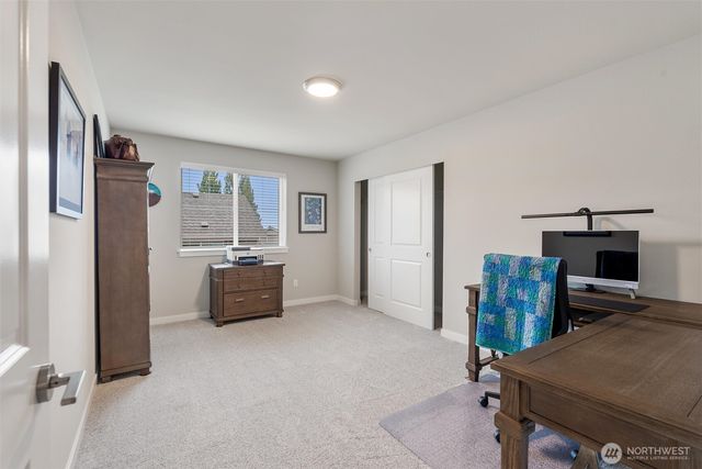 501 SW Fairway Drive, Oak Harbor, WA 98277