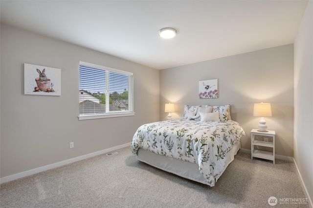 501 SW Fairway Drive, Oak Harbor, WA 98277