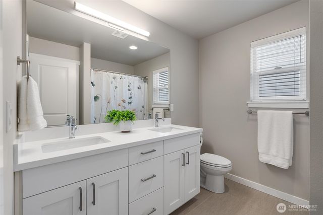 501 SW Fairway Drive, Oak Harbor, WA 98277