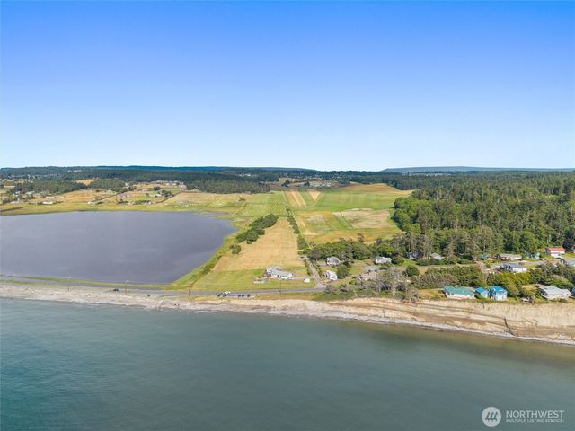 501 SW Fairway Drive, Oak Harbor, WA 98277