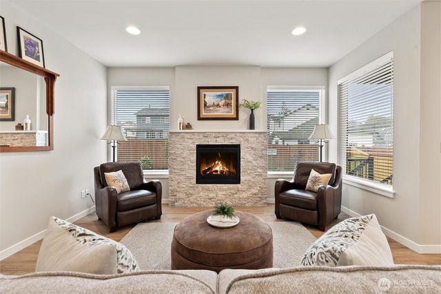501 SW Fairway Drive, Oak Harbor, WA 98277