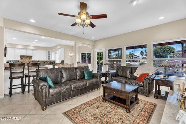 6376 W LOUISE Drive, Glendale, AZ 85310