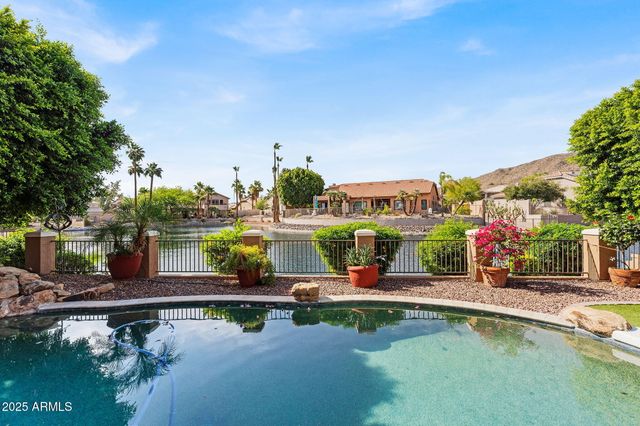 6376 W LOUISE Drive, Glendale, AZ 85310