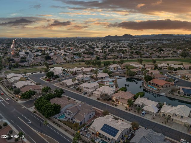 6376 W LOUISE Drive, Glendale, AZ 85310