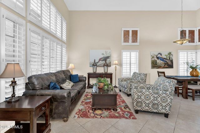 6376 W LOUISE Drive, Glendale, AZ 85310