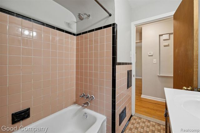 13551 Woodbine, Redford, MI 48239