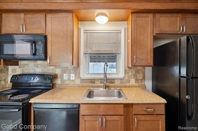 13551 Woodbine, Redford, MI 48239
