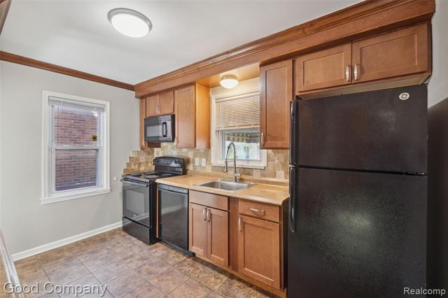13551 Woodbine, Redford, MI 48239