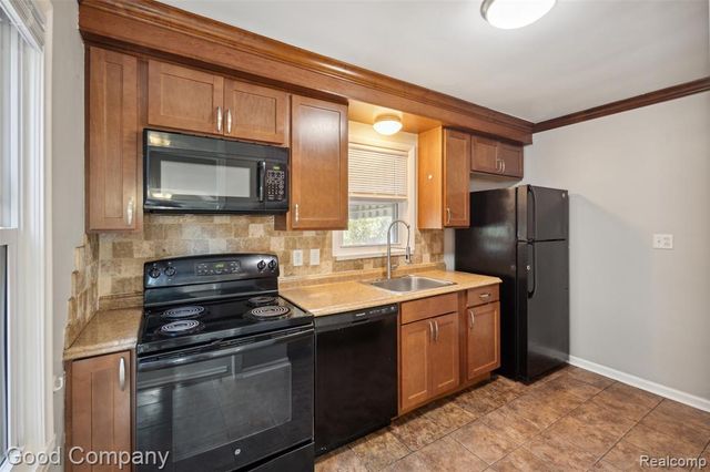 13551 Woodbine, Redford, MI 48239