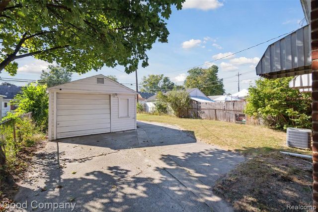 13551 Woodbine, Redford, MI 48239