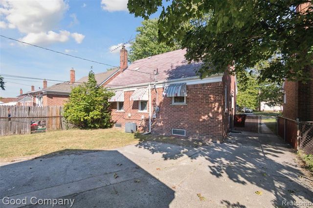 13551 Woodbine, Redford, MI 48239